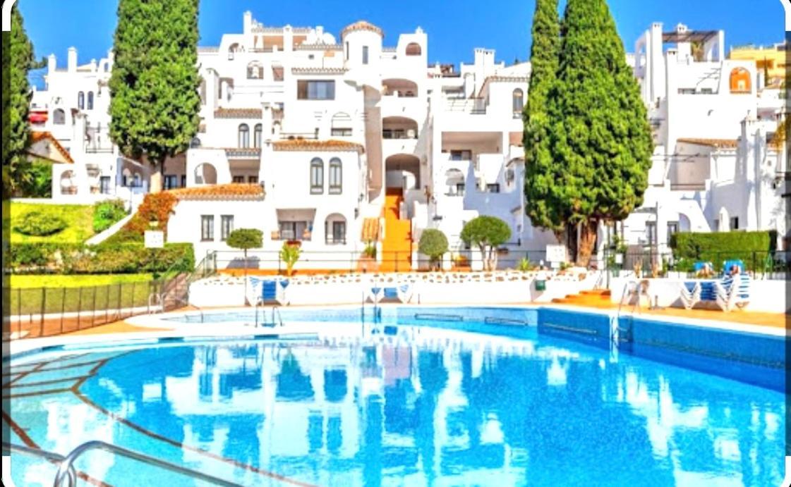 Apartamento Pueblo Evita Apartment Беналмадена Екстериор снимка